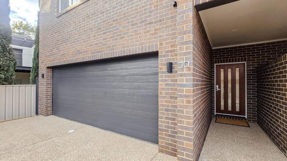 Crampton & Co Residence 2 - Central Wagga House in North Wagga Wagga