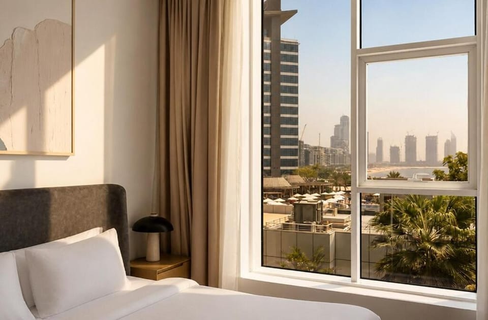 Palm Jumeirah 4-Bed with Beach, Pool, Gym and Tennis Court Apartment in Dubai