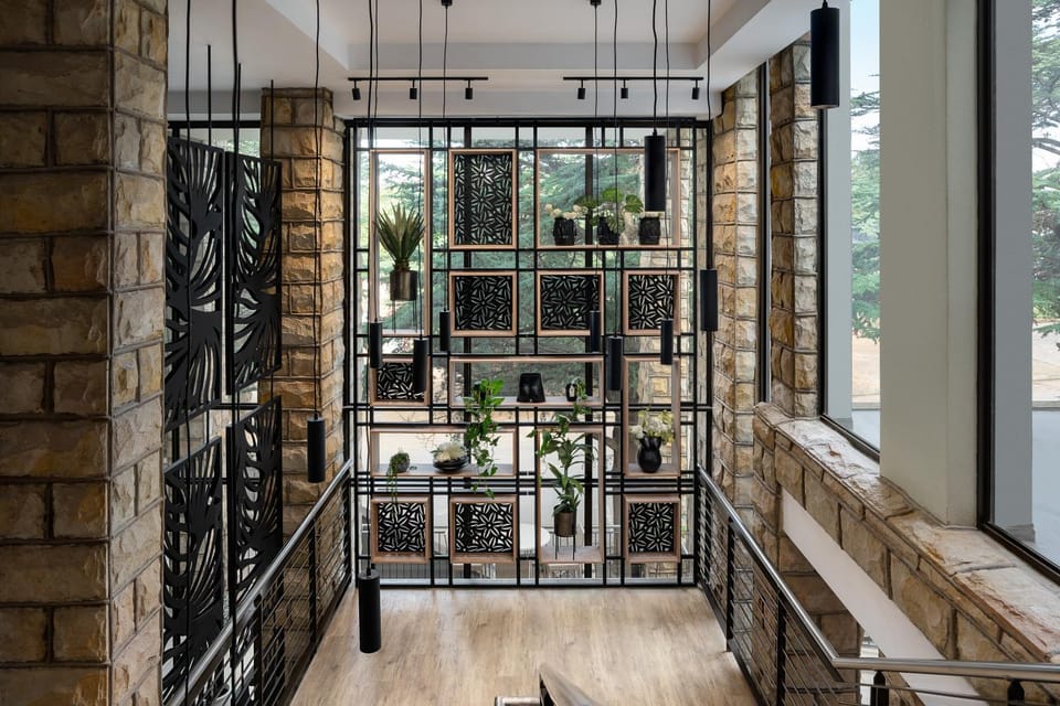 Property building, Restaurant/places to eat, Decorative detail