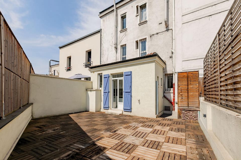 Appartement aux portes de Paris - La Defense Apartment in Suresnes