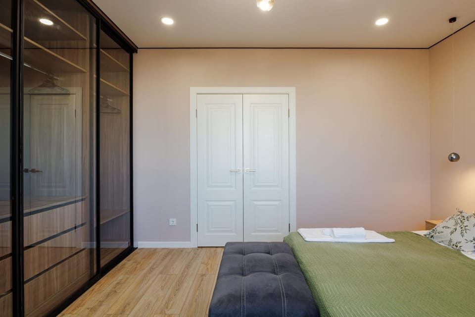 Bed, Photo of the whole room, Bedroom, towels, wardrobe