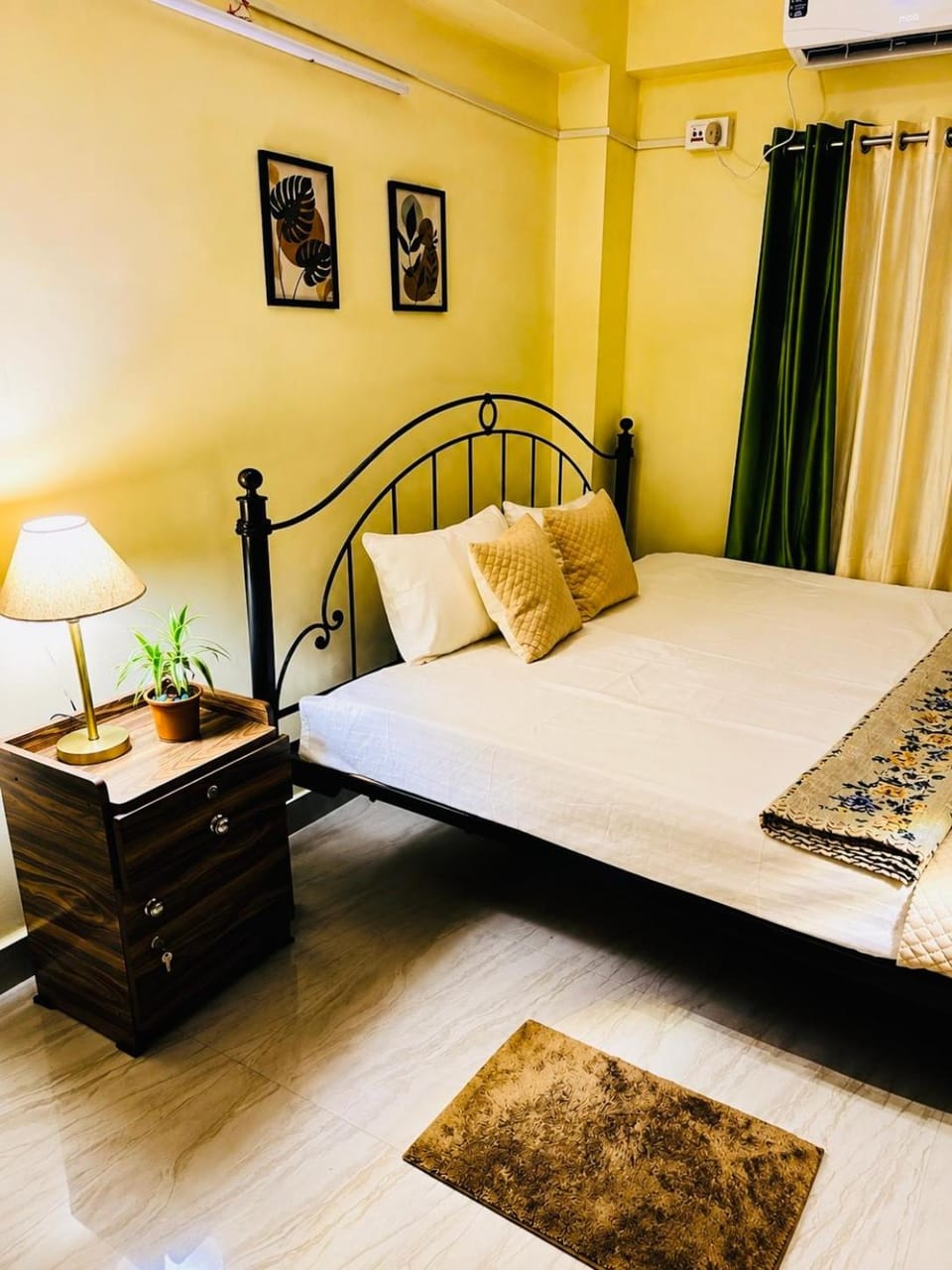 10 Minutes Airport Cozy 2 BHK with 2 washrooms Apartment in Kolkata
