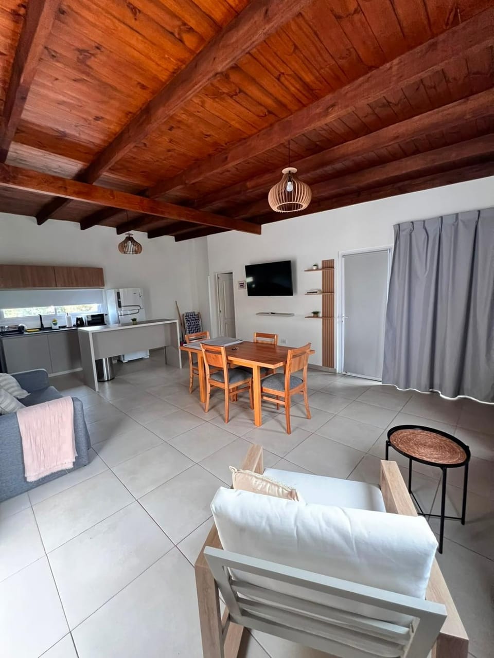 Communal lounge/ TV room, TV and multimedia, Kitchen or kitchenette, Living room, Evening entertainment
