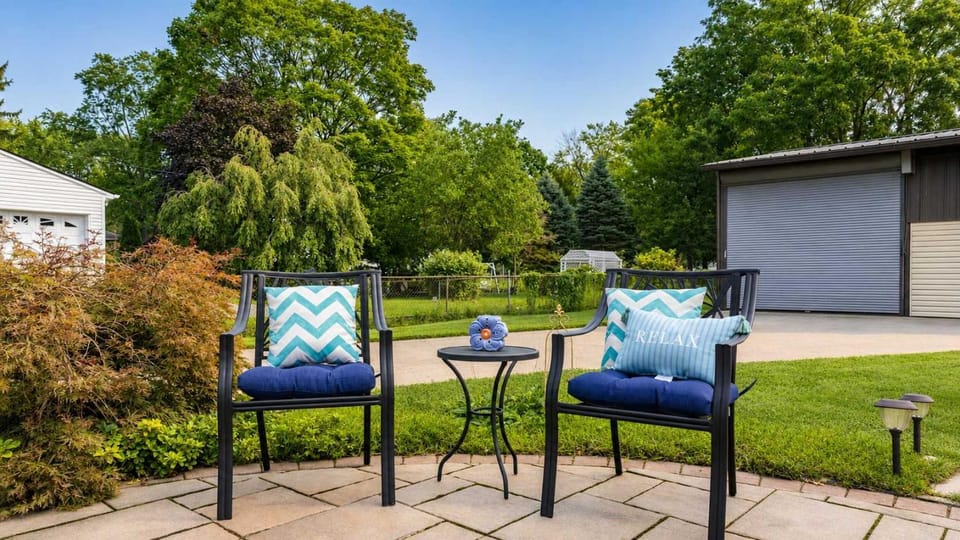 Patio, Seating area