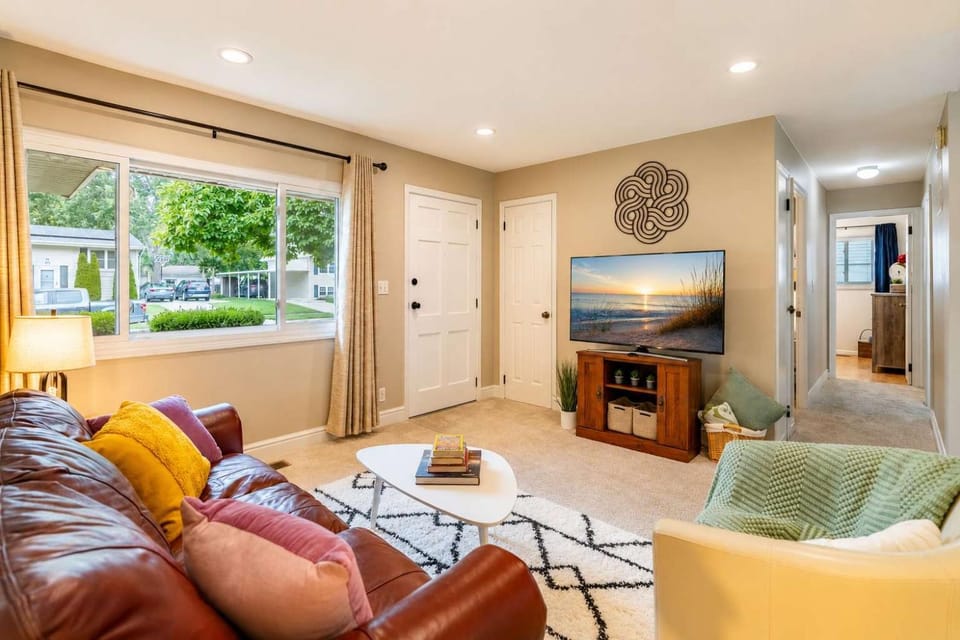 TV and multimedia, Living room, Seating area