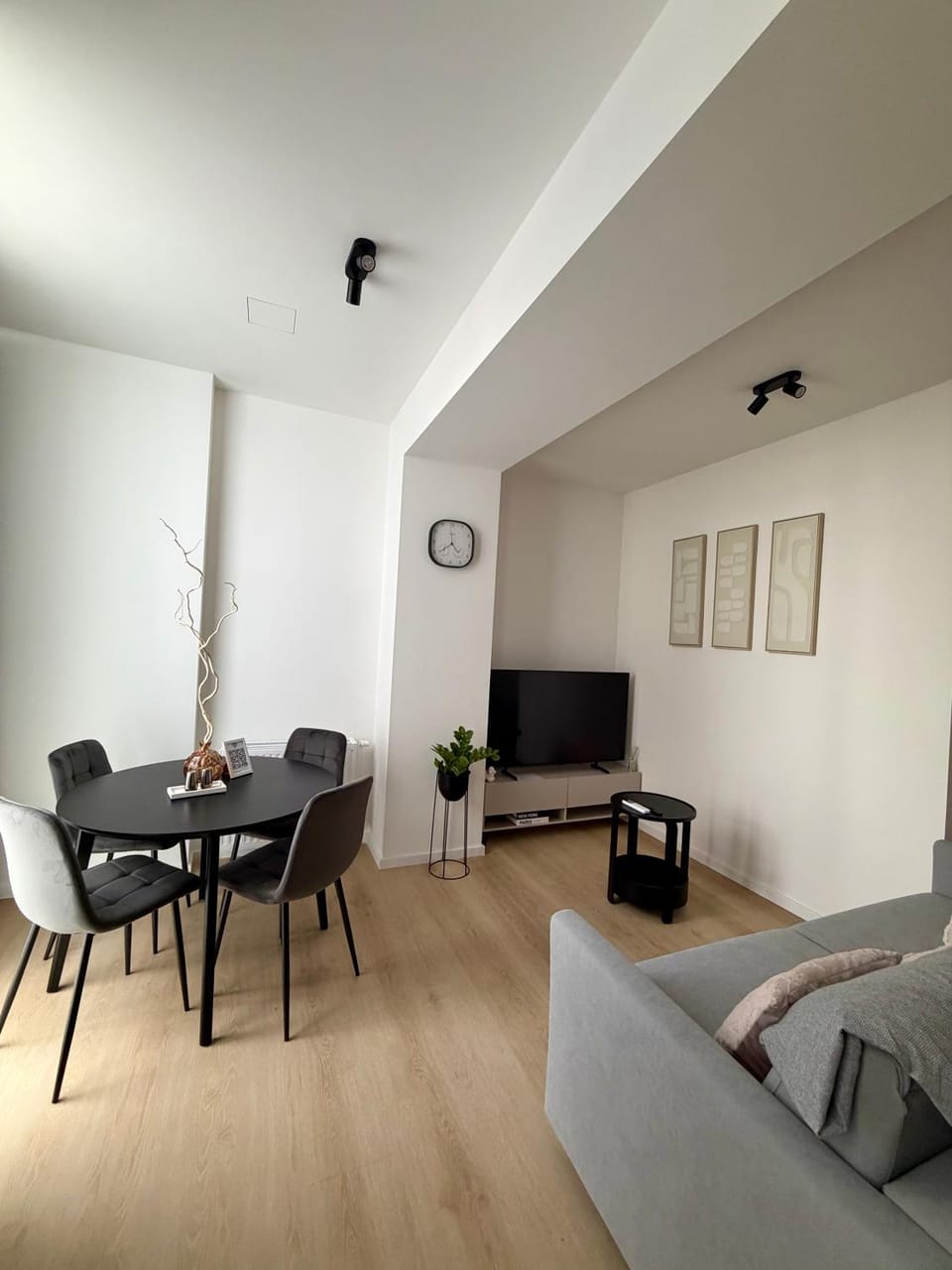 Living room, Dining area