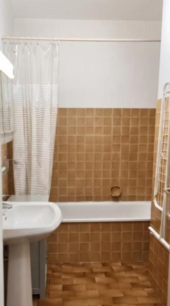 Bathroom, Bath