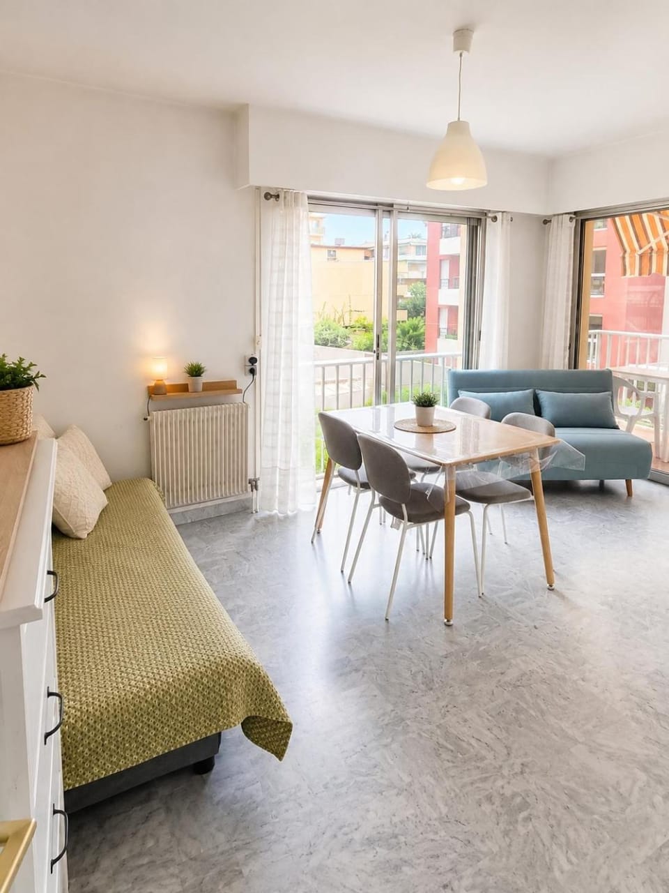 Seating area, Dining area