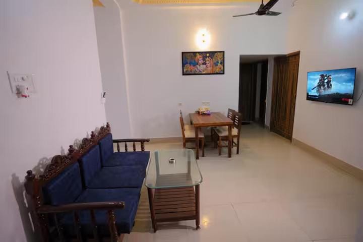 TV and multimedia, Living room, Seating area, Dining area, Evening entertainment