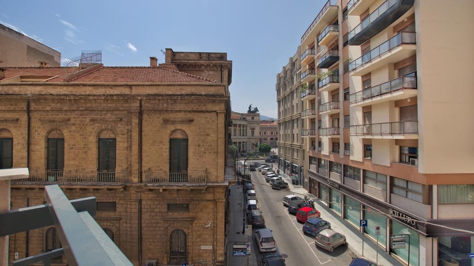 City view, Street view