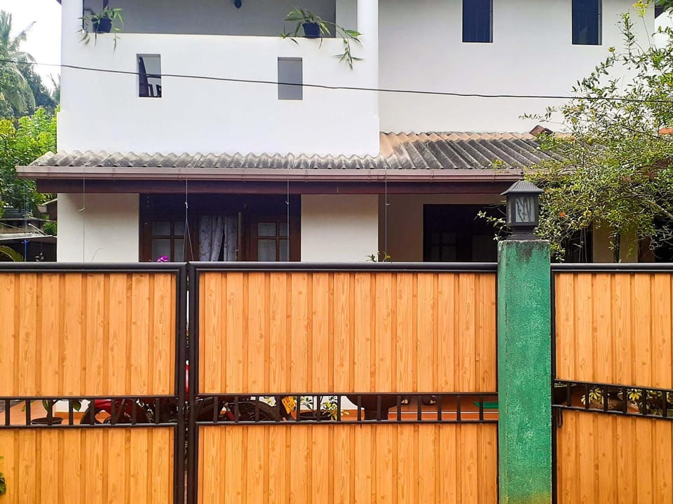 Facade/entrance, Internal: Not applicable to any particular room