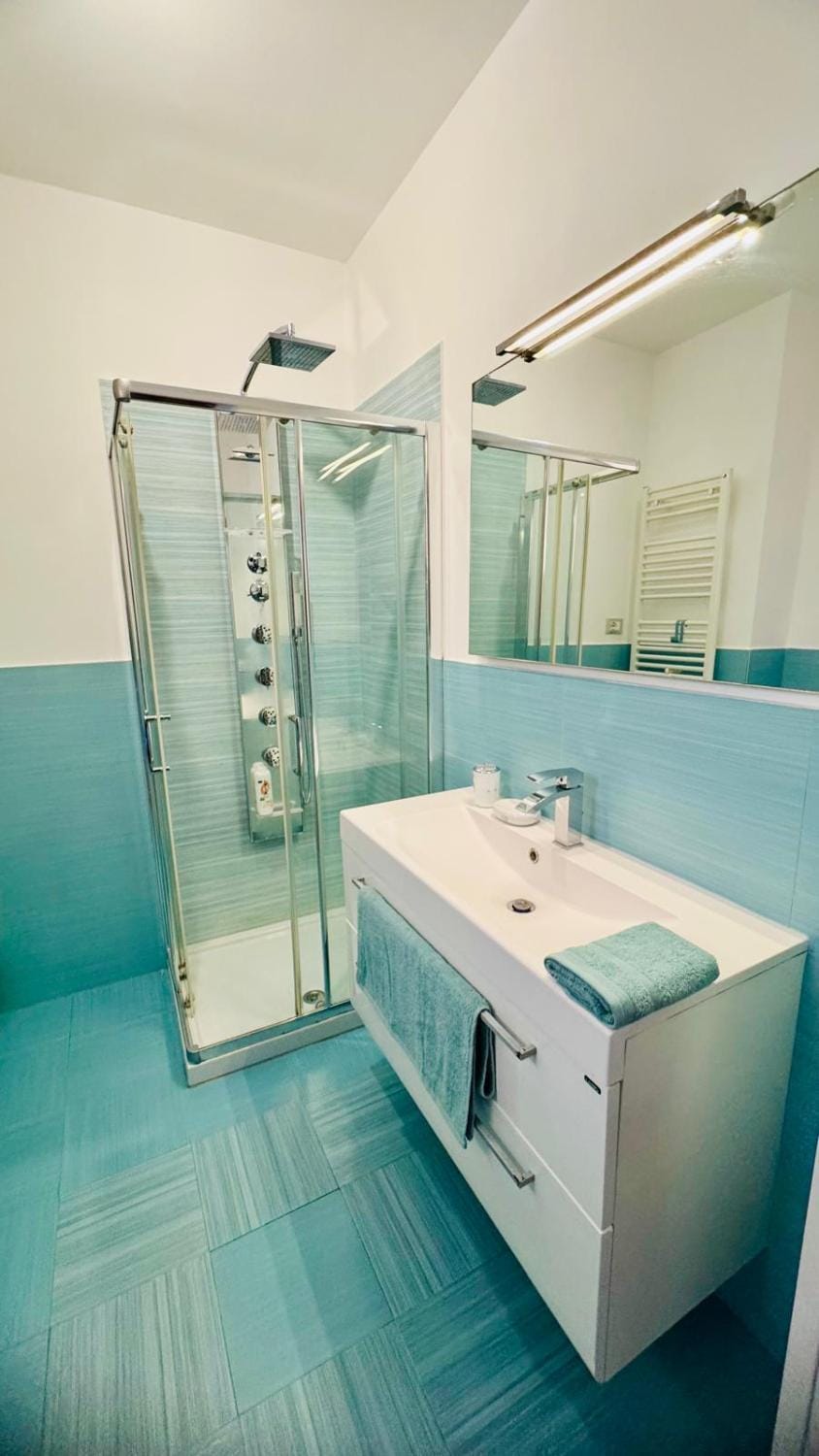 Shower, Bathroom