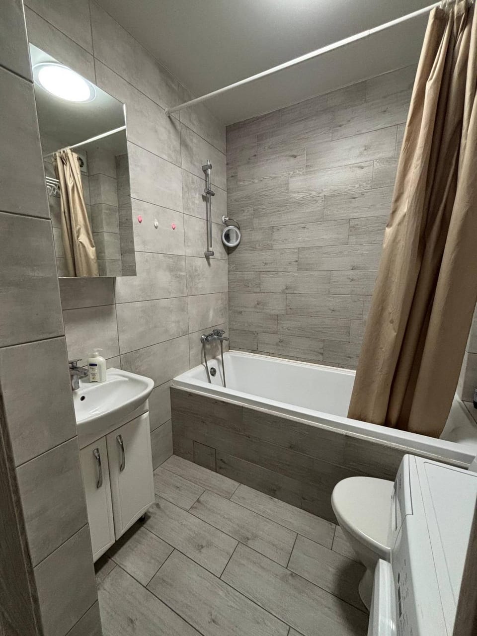Shower, Toilet, Bath