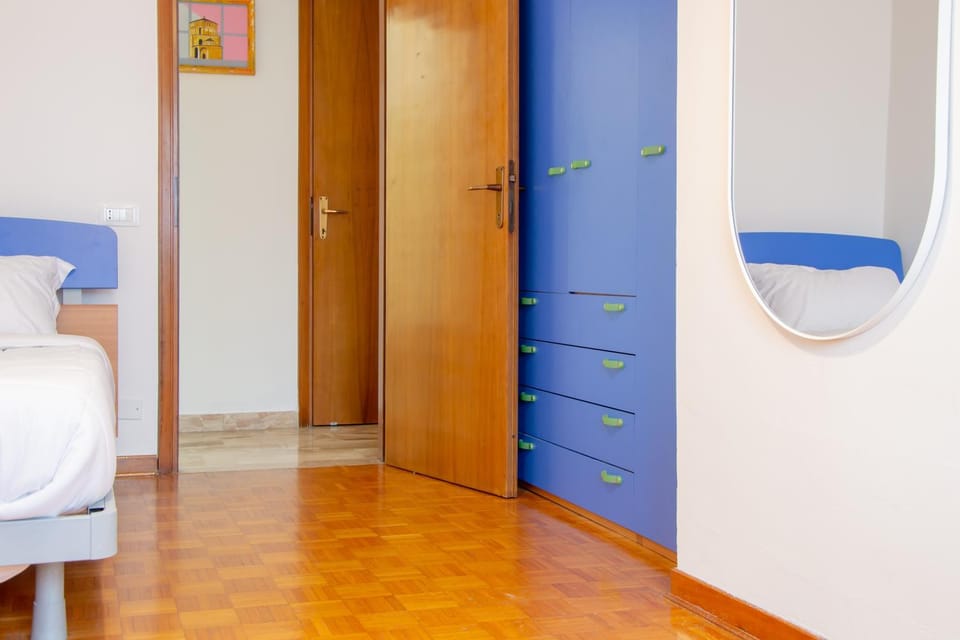Bed, Photo of the whole room, Bedroom, wardrobe