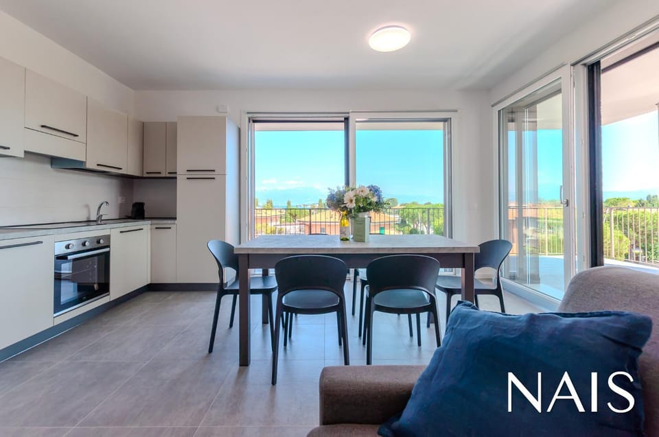 Living room, Dining area, kitchen