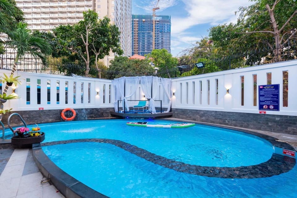Day, Garden, Garden view, Pool view, Swimming pool, sunbed