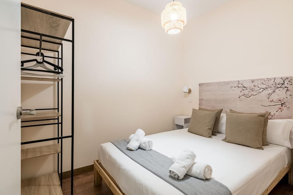 Bed, Bedroom, towels, wardrobe