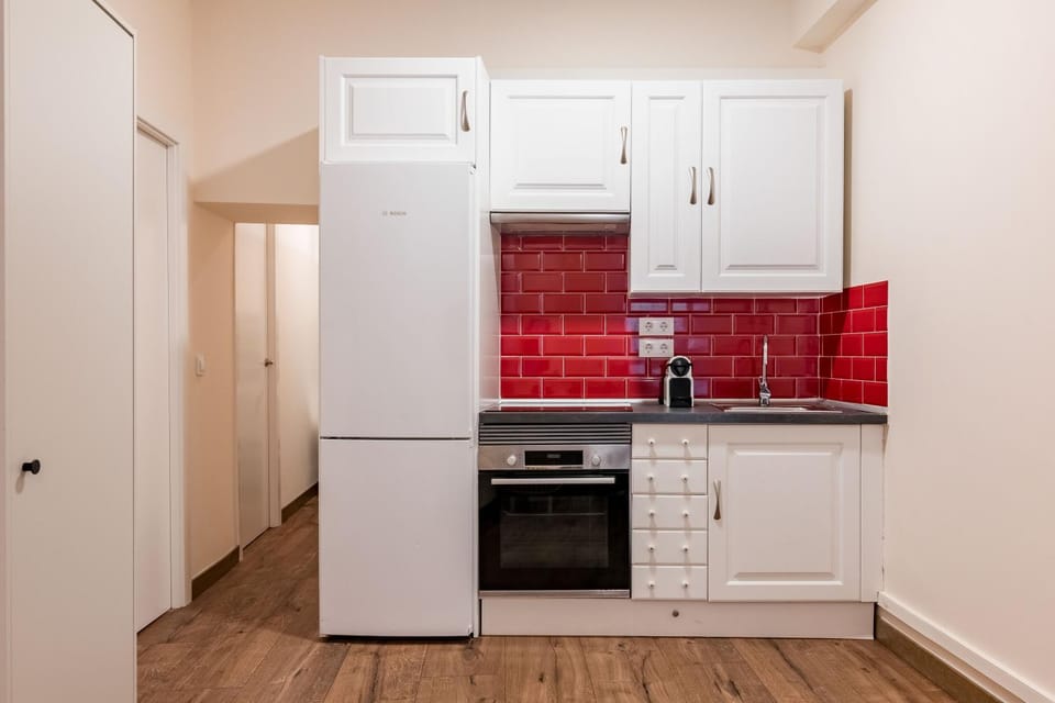 Kitchen or kitchenette, oven, stove