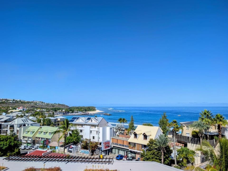 Neighbourhood, City view, Sea view