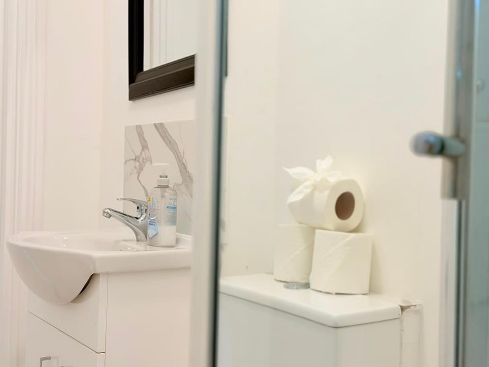 1-Bedroom in Caledonian Rd Apartment in London Borough of Islington