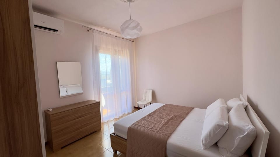 Bed, Bedroom, air conditioner