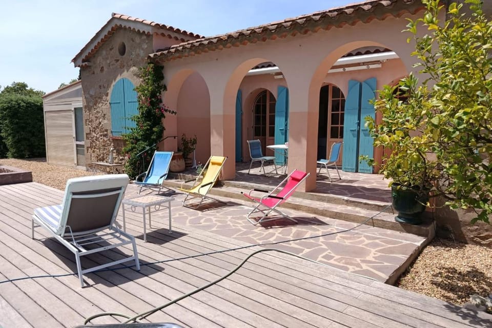 Villa with pool & view of the Gulf of Saint-Tropez House in Saint-Tropez