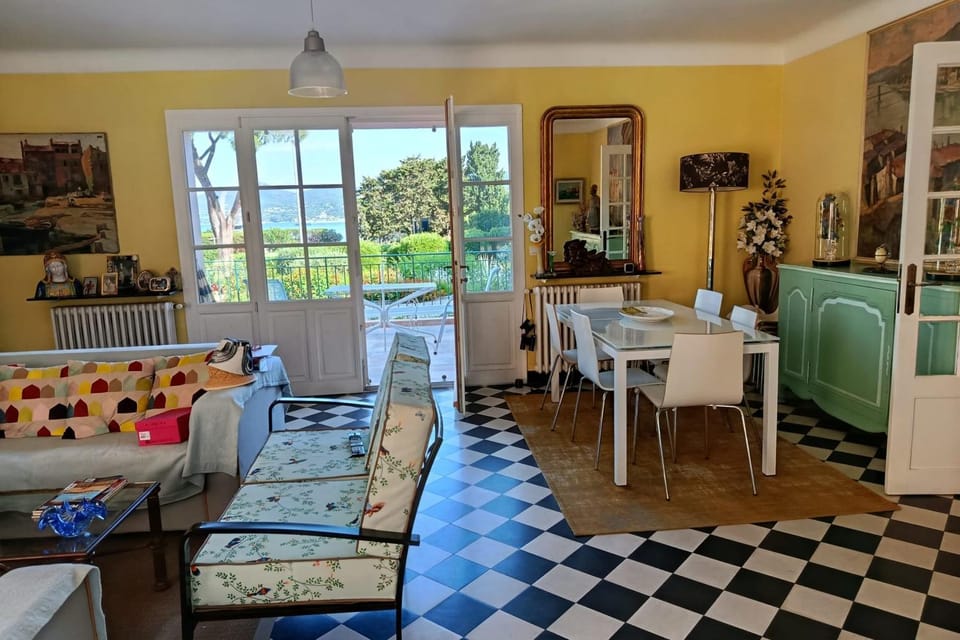 Villa with pool & view of the Gulf of Saint-Tropez House in Saint-Tropez