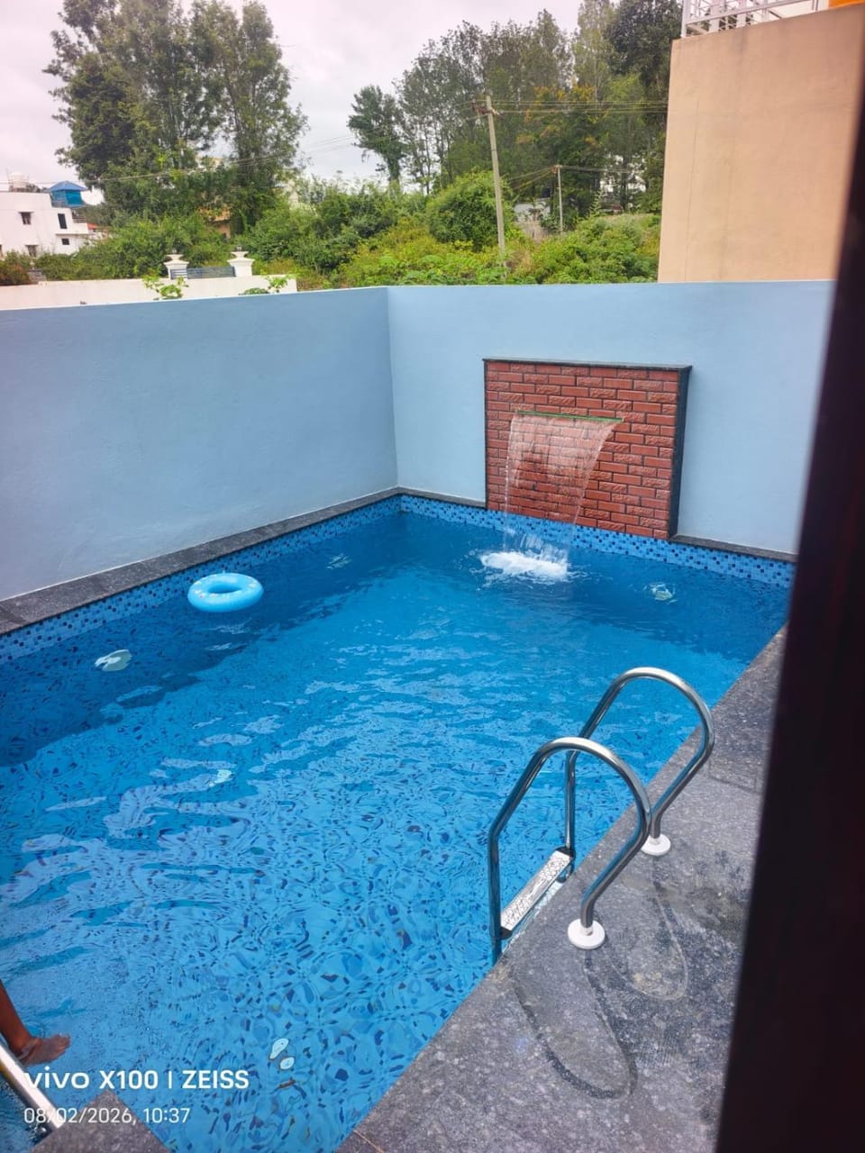 Swimming pool
