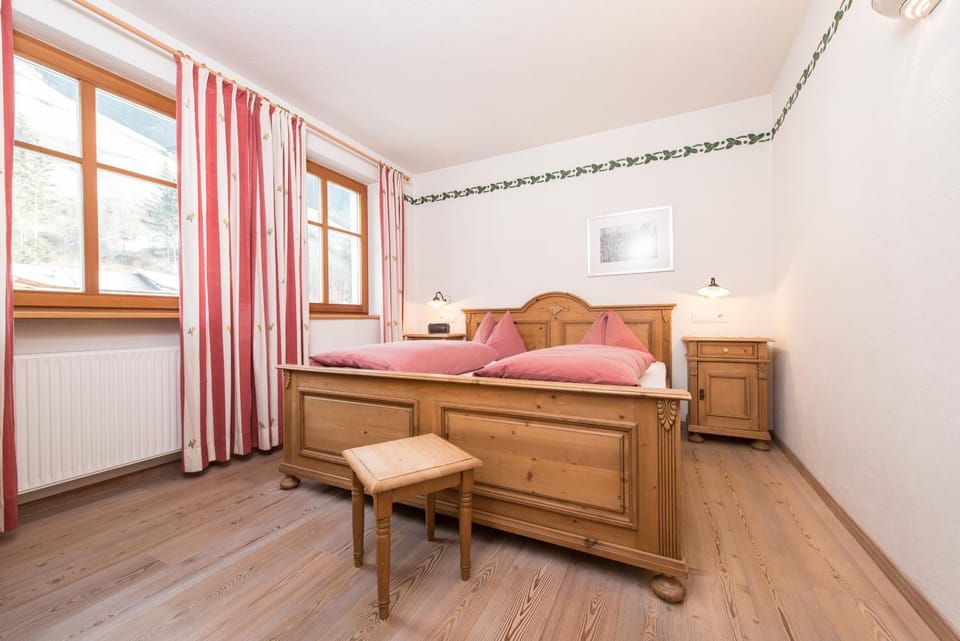 Day, Photo of the whole room