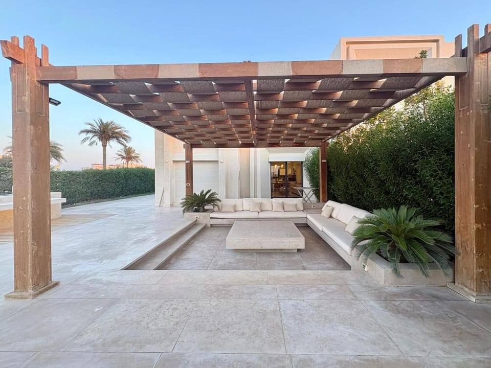 Chic 3BDR Townhouse Lagoon & Pool View, Shedwan Apartment in Hurghada