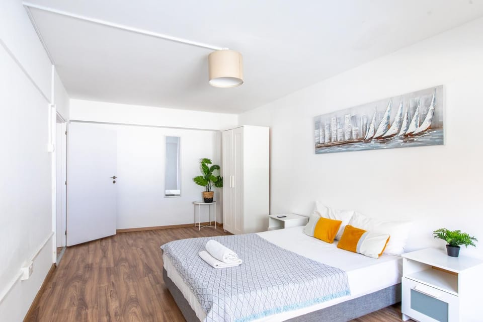 Bed, Photo of the whole room, Bedroom, towels, wardrobe