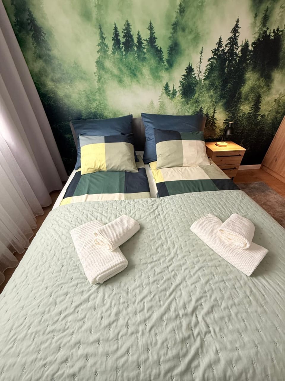Bed, Photo of the whole room, Bedroom, towels