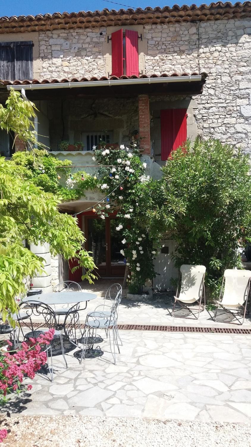 Maison en pierre avec piscine House in Occitanie
