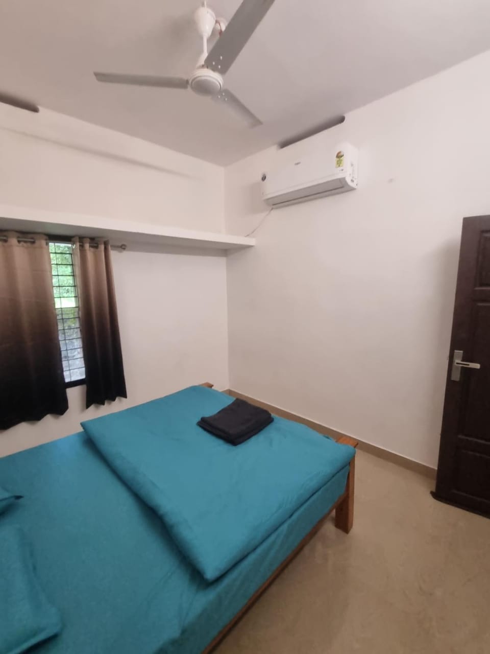 Bed, Bedroom, air conditioner