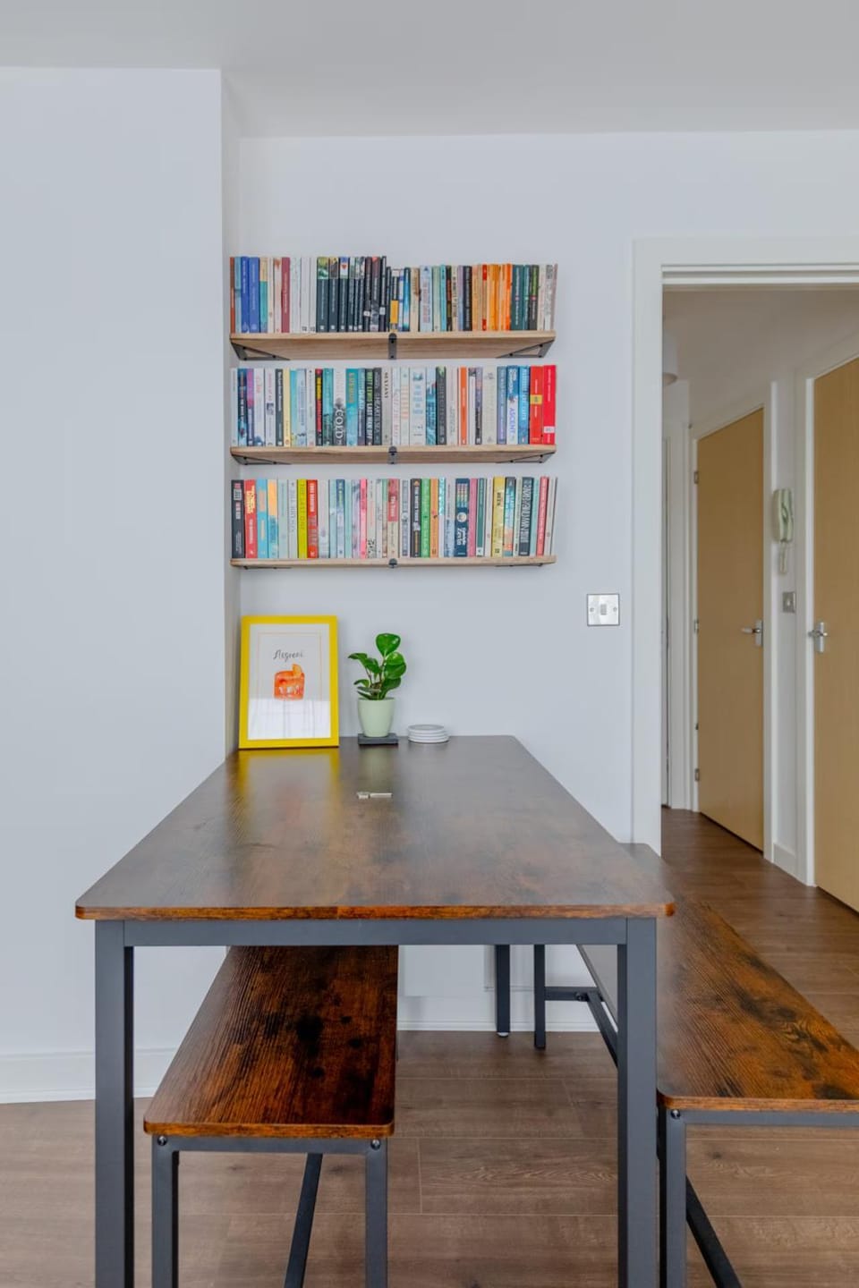 Canalside 1BR Flat in Clapton Apartment in London Borough of Hackney