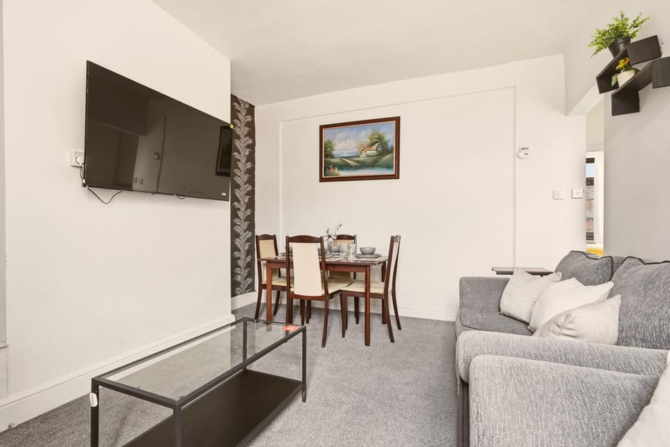 Saltwell House 3BR Gateshead Stay Sleeps 6 House in Gateshead