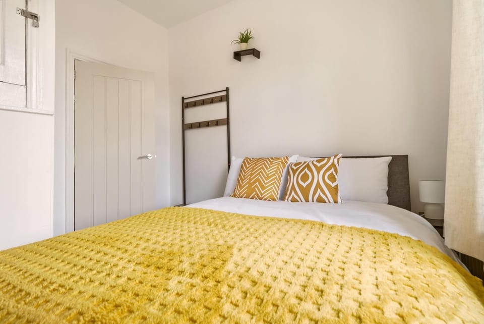 Saltwell House 3BR Gateshead Stay Sleeps 6 House in Gateshead