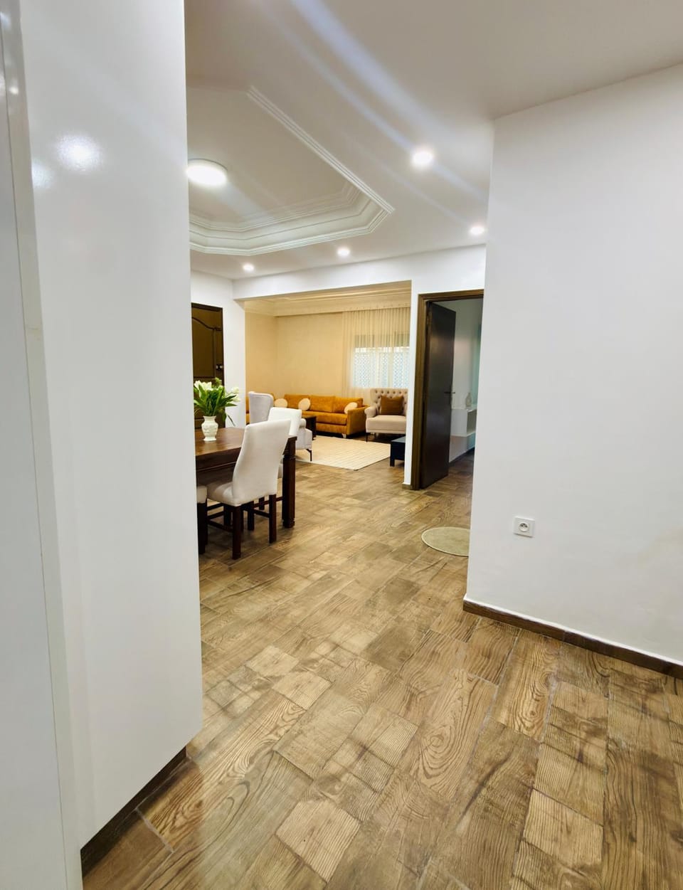 Living room, Photo of the whole room, Seating area