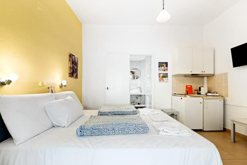 Bed, Bedroom, stove