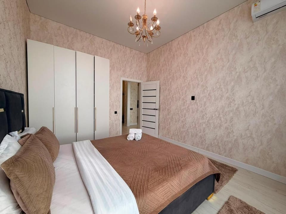 Photo of the whole room, Bedroom, wardrobe, air conditioner