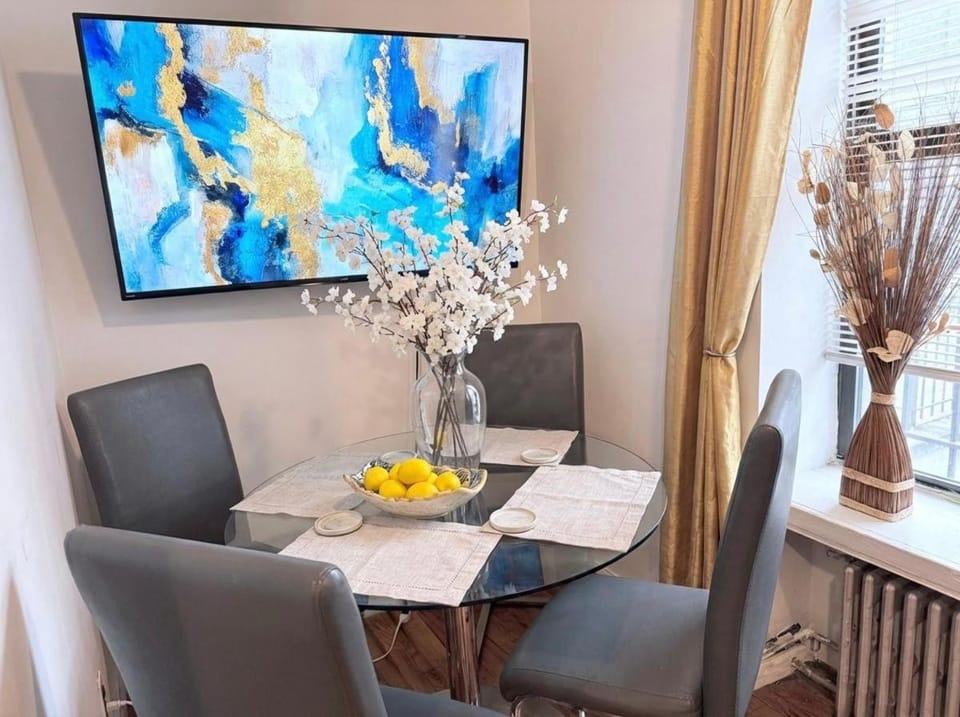 5 Beds Duplex Steps to Broadway, Central Park Apartment in Upper West Side
