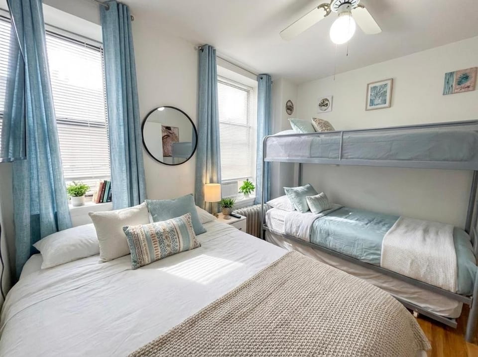 5 Beds Duplex Steps to Broadway, Central Park Apartment in Upper West Side