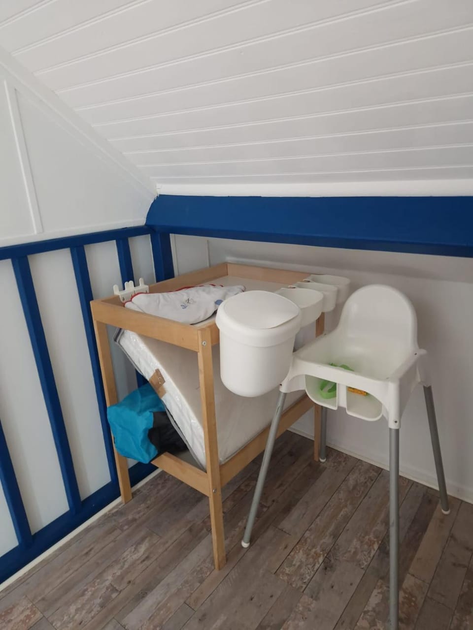 cot