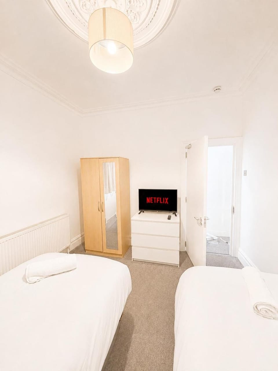 Modern 2-Bedroom Flat near Crystal Palace Apartment in Croydon