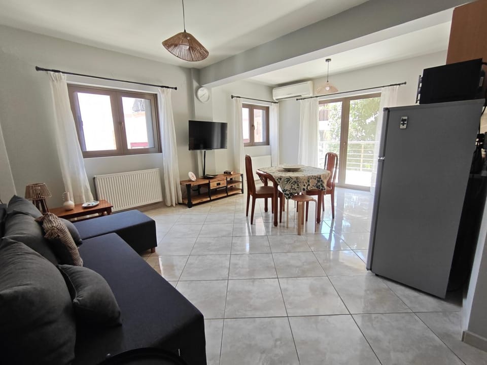 TV and multimedia, Kitchen or kitchenette, Living room