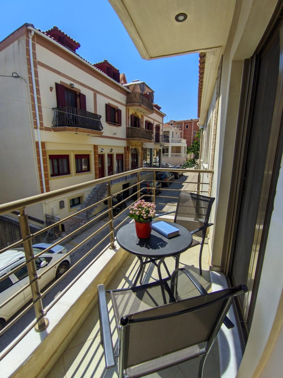 Day, Neighbourhood, City view, Street view, Location