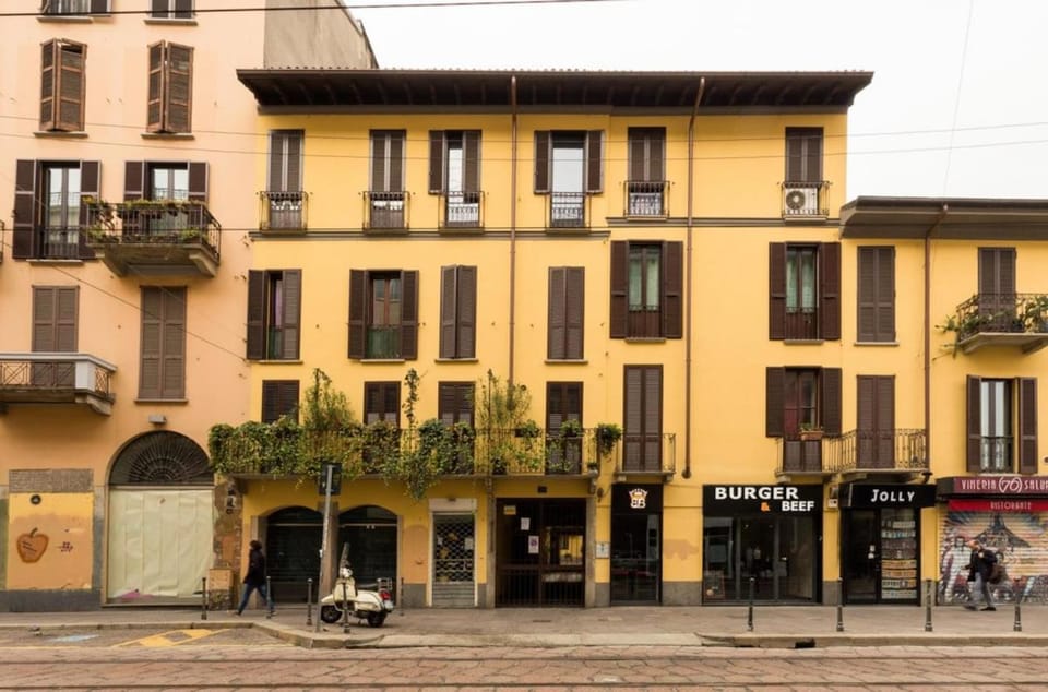 Porta Ticinese Navigli Central Milan Subway Apartment in Milan