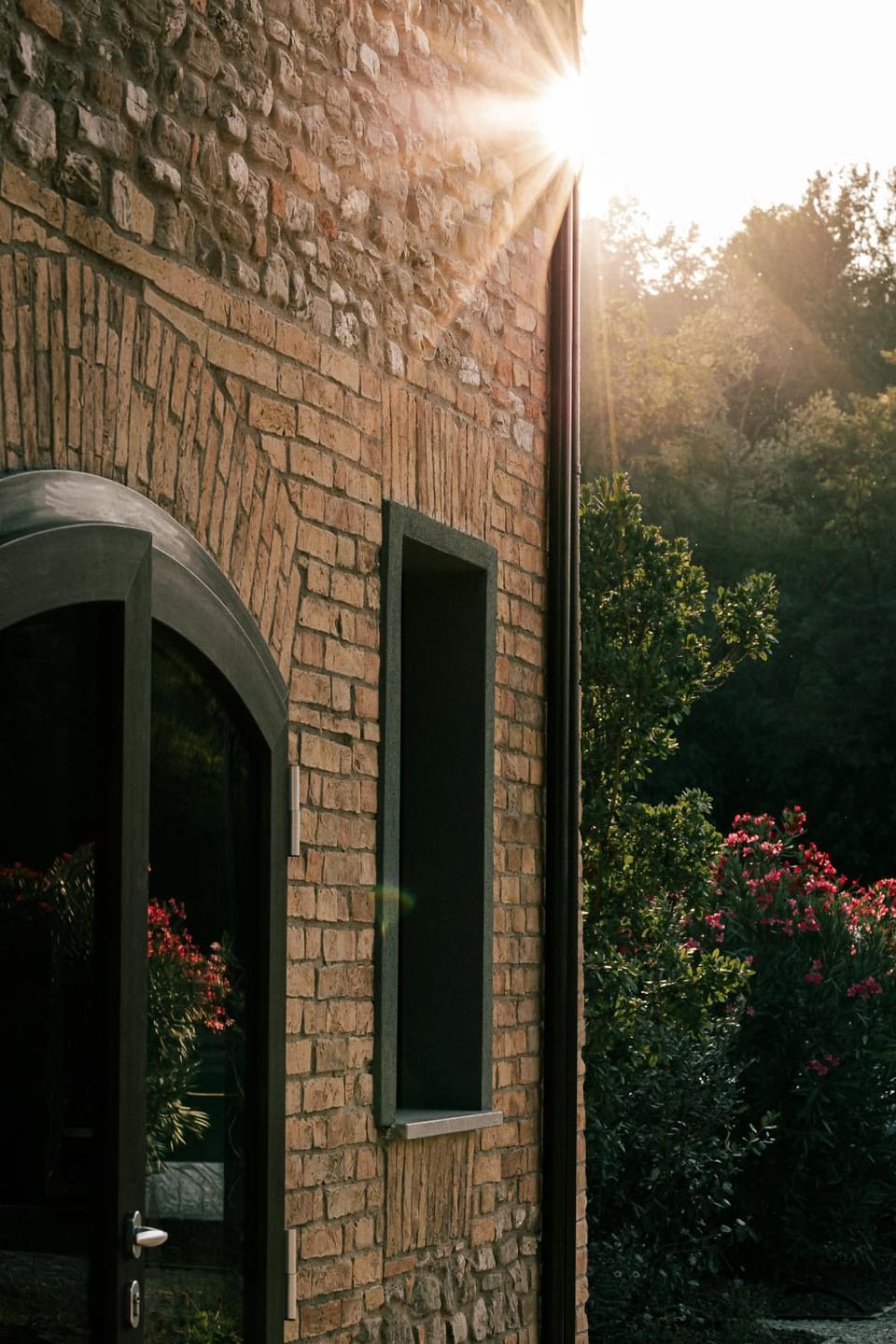 Property building, Natural landscape, Garden, Garden view