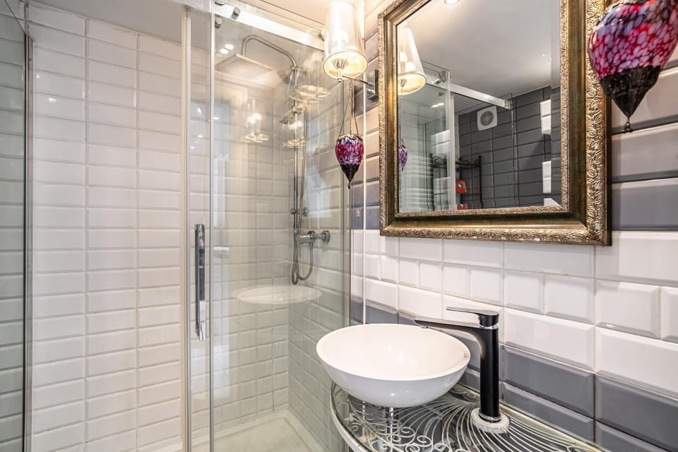 Shower, Bathroom