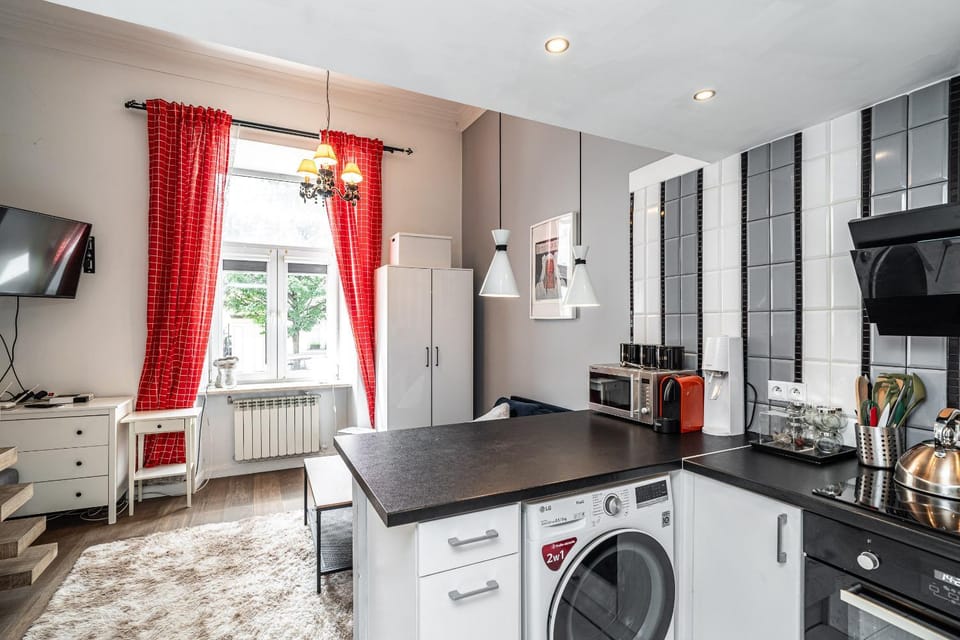 Kitchen or kitchenette, Seating area